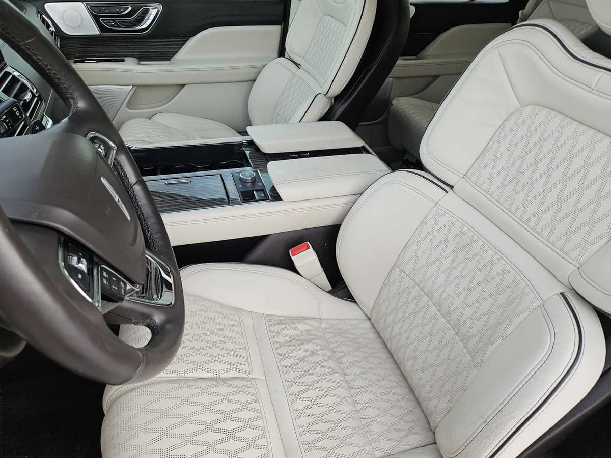 2021 Lincoln Navigator - Image 11