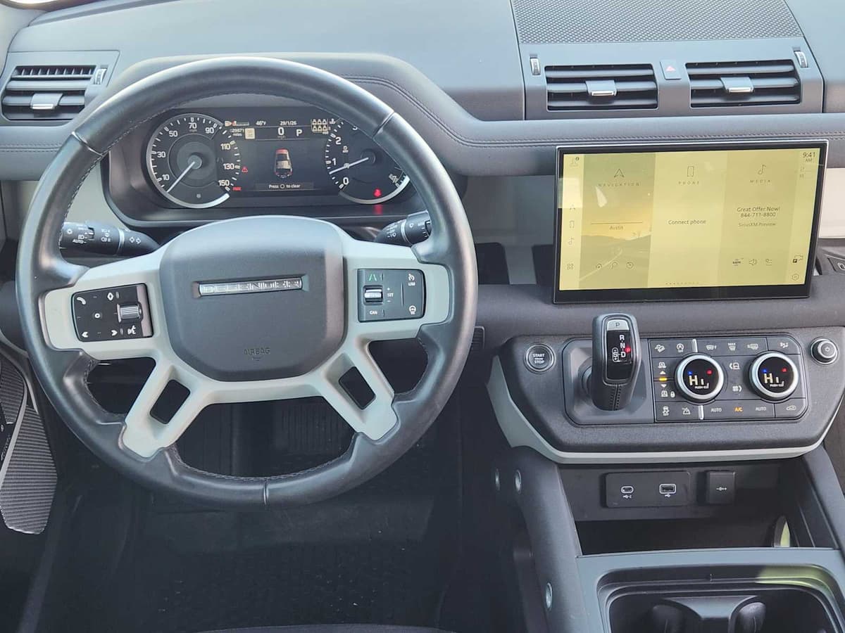 2023 Land Rover Defender - Image 27