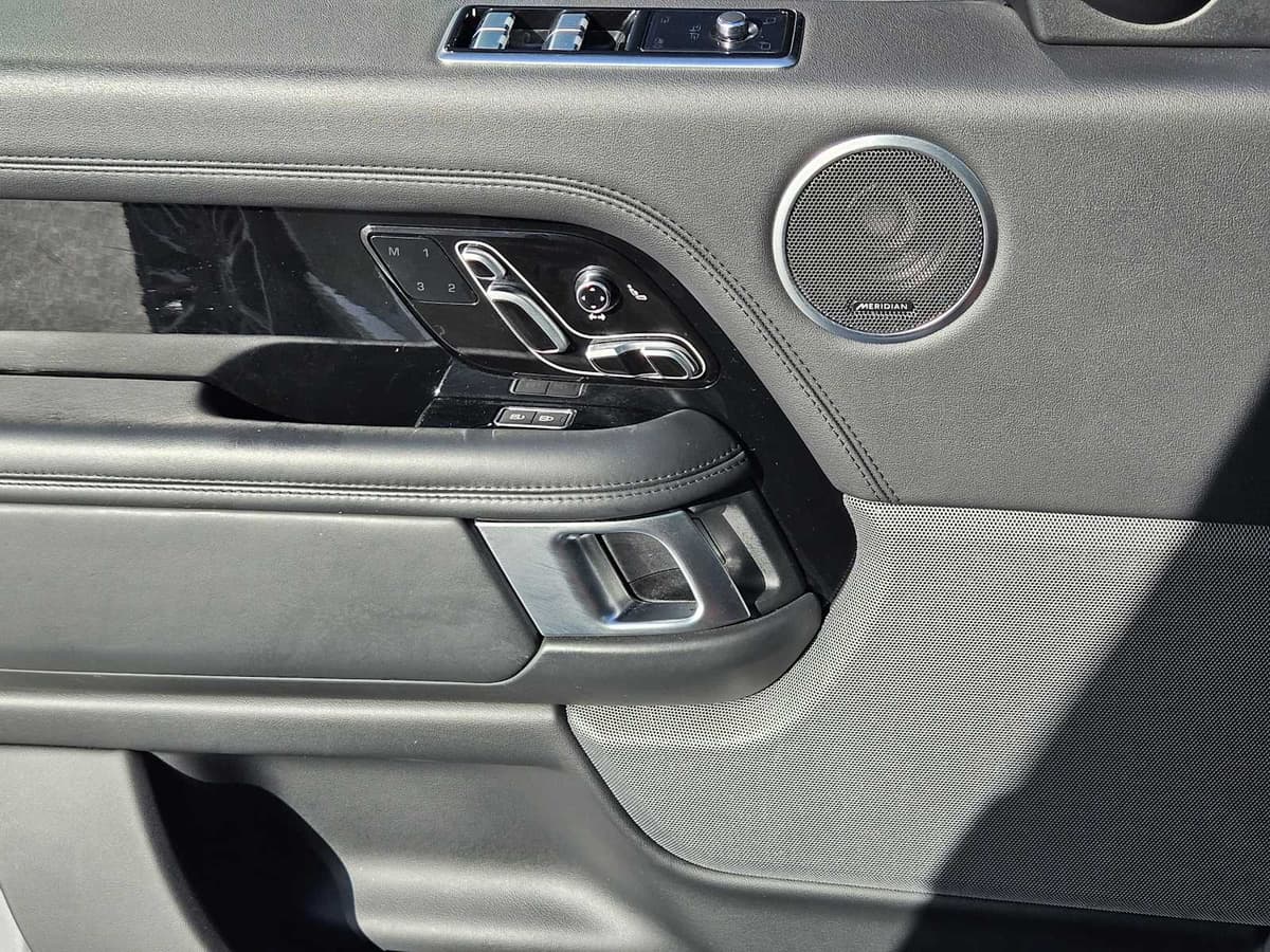 2021 Land Rover Range Rover - Image 21