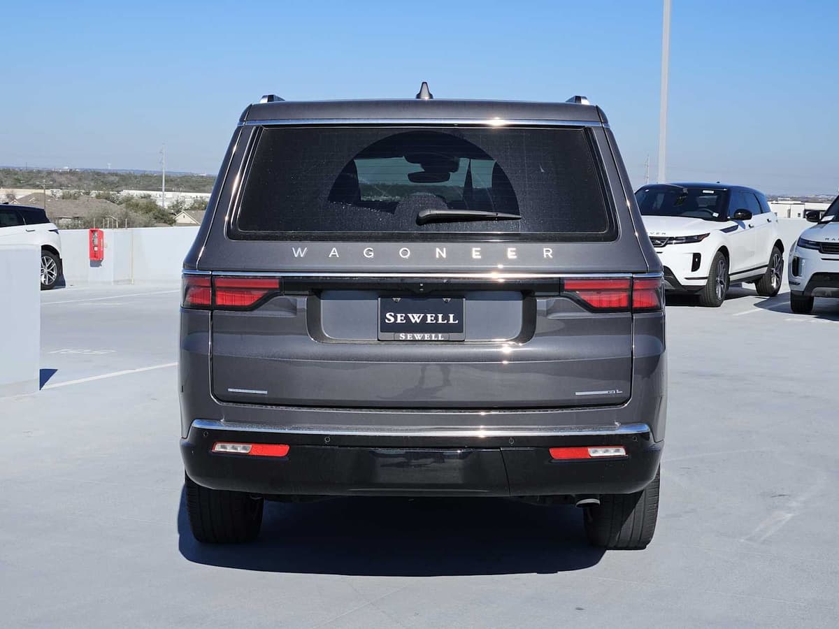 2023 Jeep Wagoneer L - Image 6