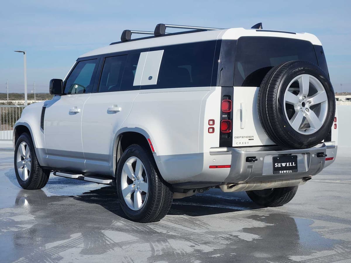 2023 Land Rover Defender - Image 7