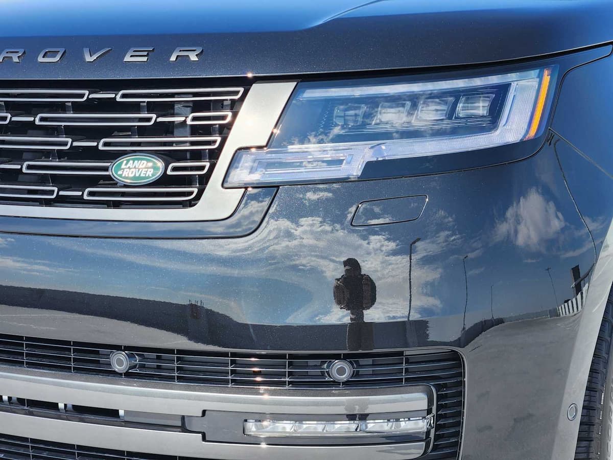 2026 LAND ROVER Range Rover - Image 8