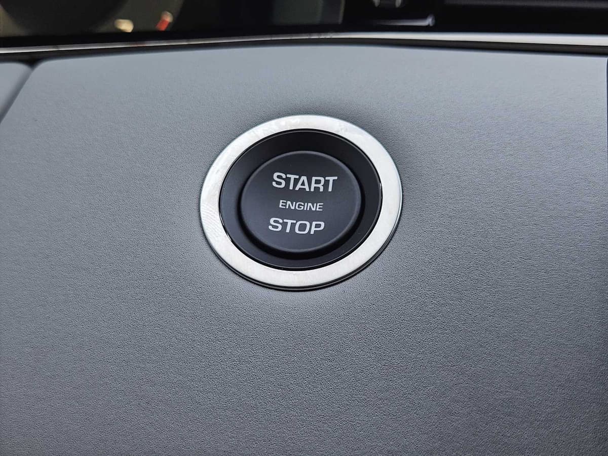 2026 LAND ROVER Range Rover Evoque - Image 18