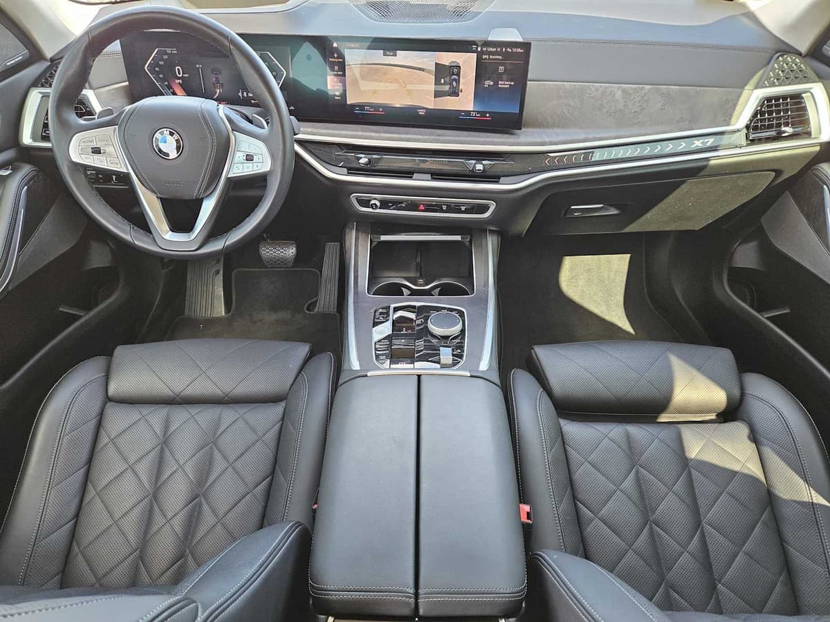 2023 BMW X7 xDrive40i - Image 25