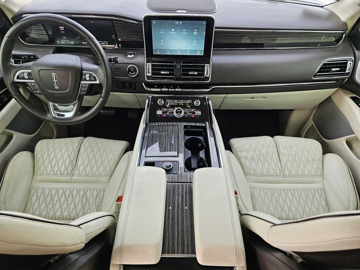 2021 Lincoln Navigator - Image 26
