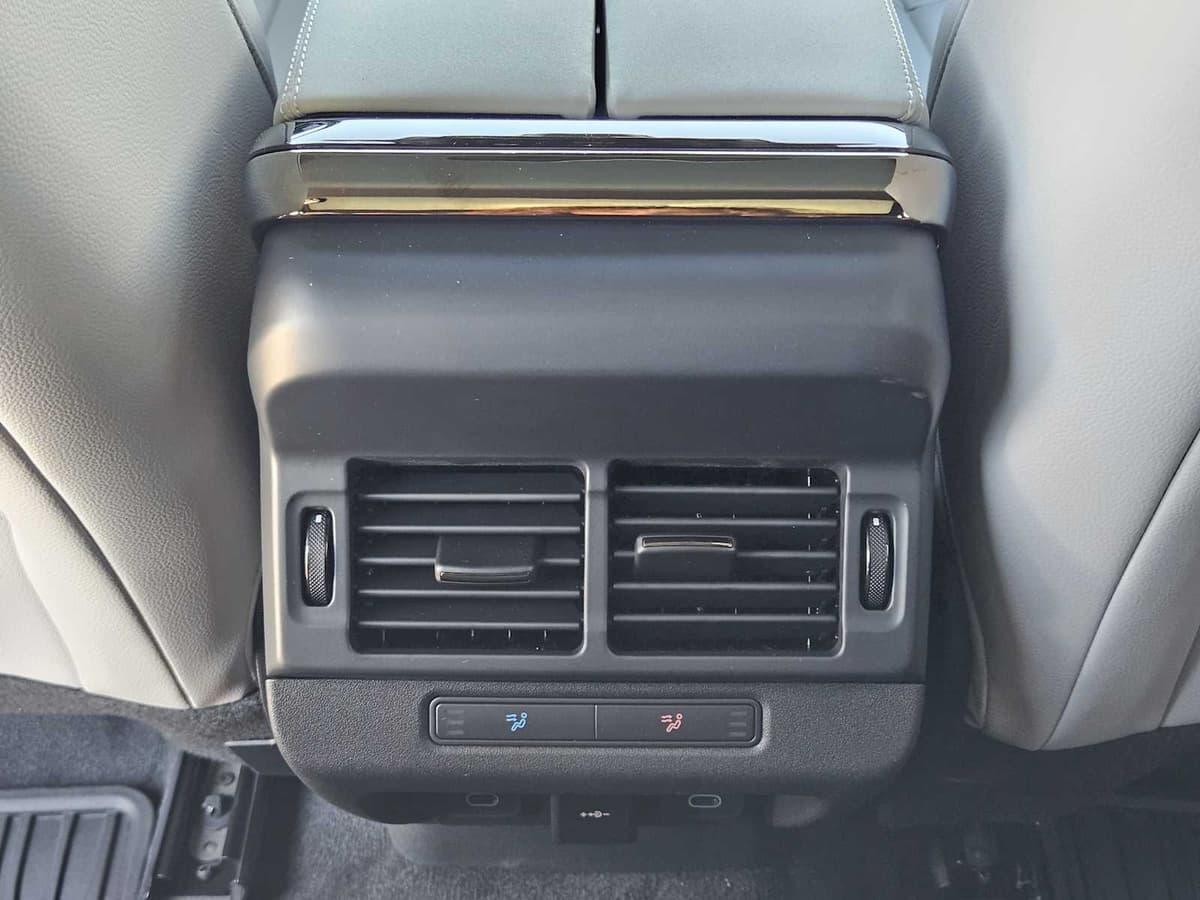 2026 LAND ROVER Range Rover Evoque - Image 25