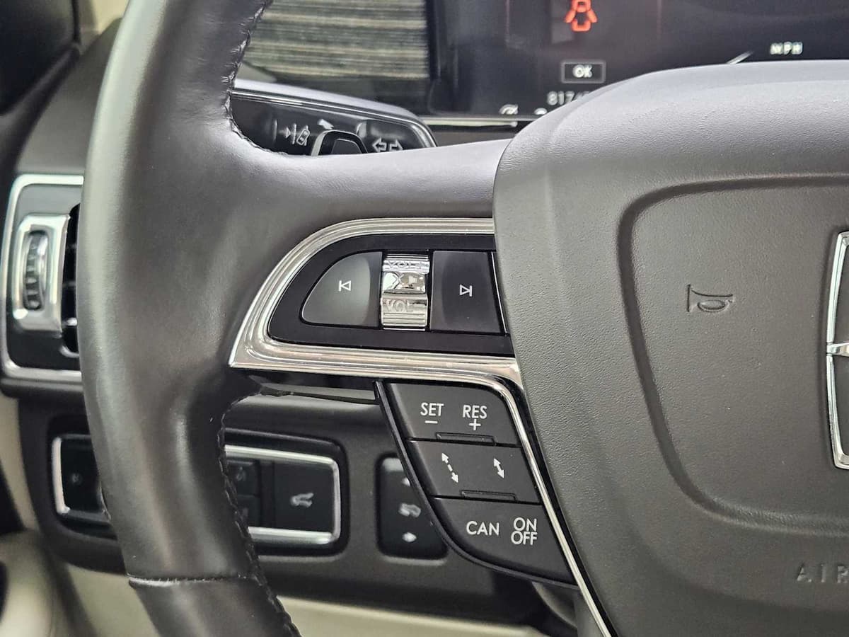 2021 Lincoln Navigator - Image 28