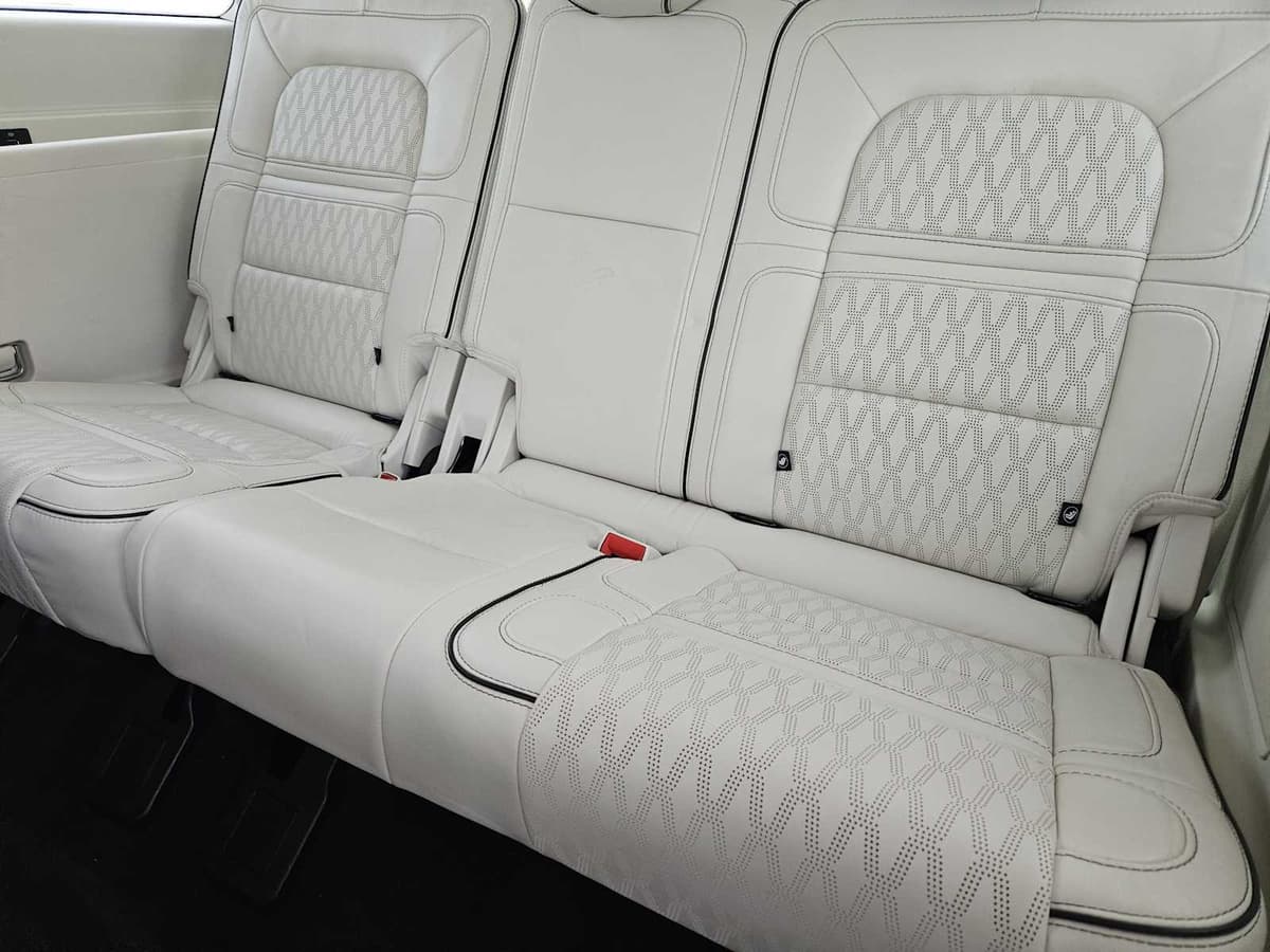 2021 Lincoln Navigator - Image 30