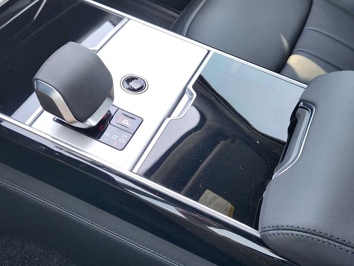 2026 LAND ROVER Range Rover - Image 20