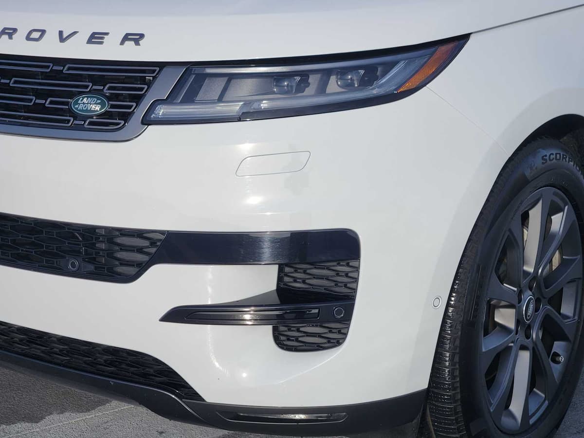2025 Land Rover Range Rover Sport - Image 8