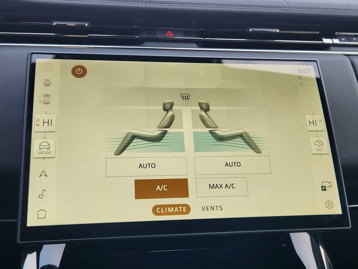 2025 Land Rover Range Rover Sport - Image 17