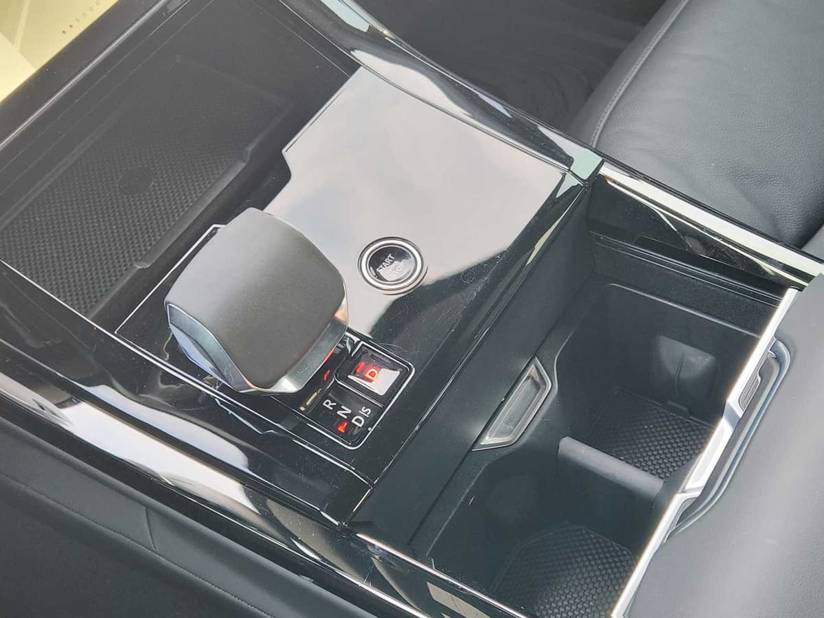 2025 Land Rover Range Rover Sport - Image 18