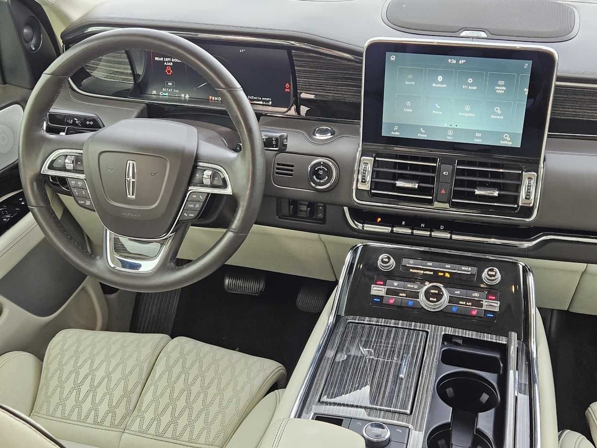 2021 Lincoln Navigator - Image 27
