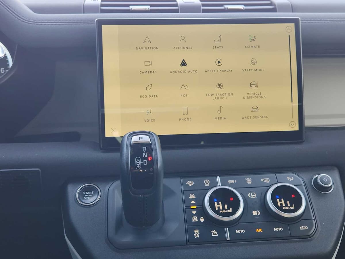 2023 Land Rover Defender - Image 14