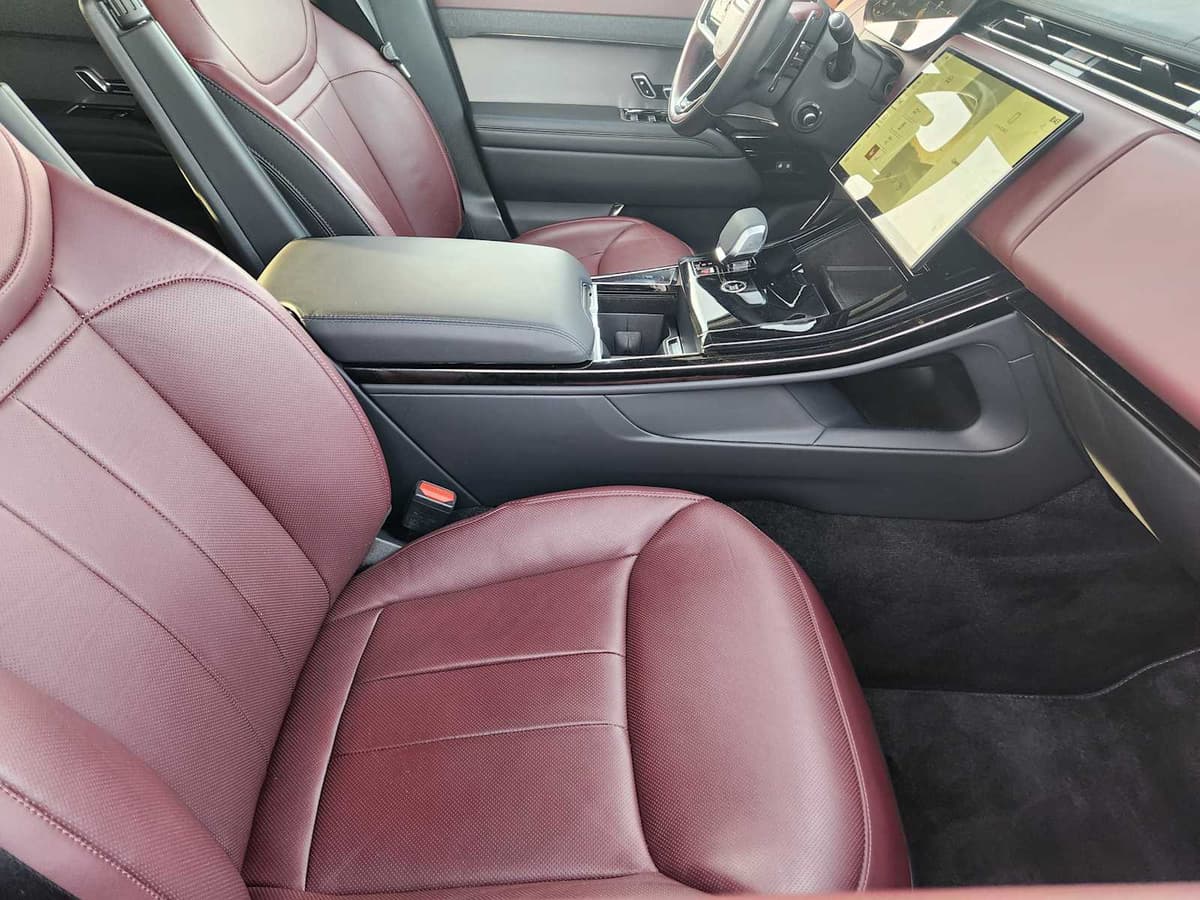 2024 Land Rover Range Rover Sport - Image 12