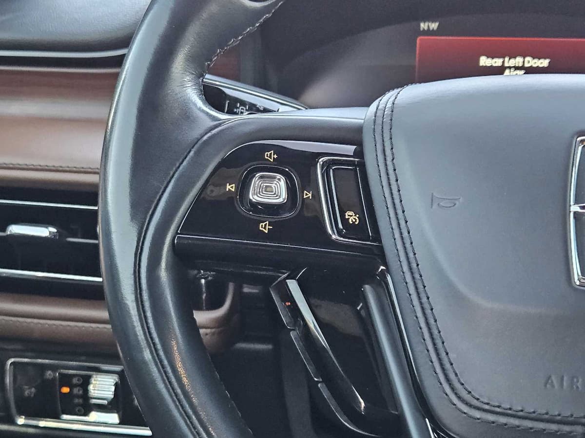 2023 Lincoln Aviator - Image 28