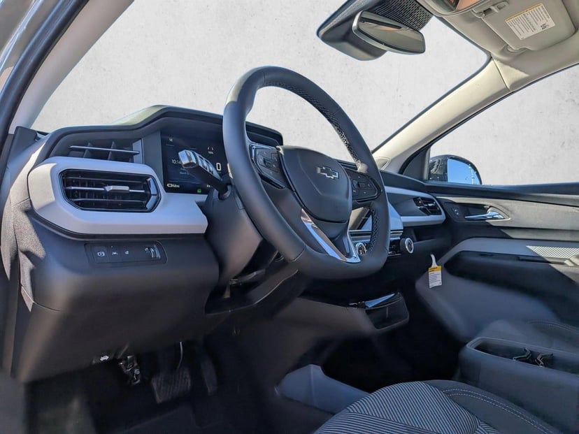 2027 Chevrolet Bolt - Image 9
