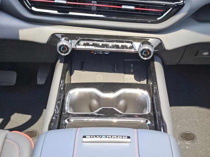 2024 Chevrolet Silverado EV - Image 17