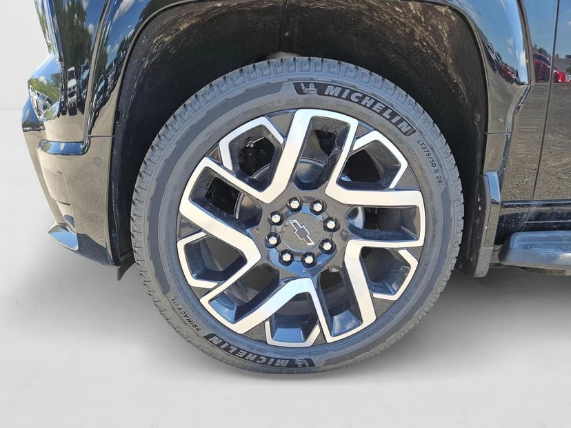 2024 Chevrolet Silverado EV - Image 19