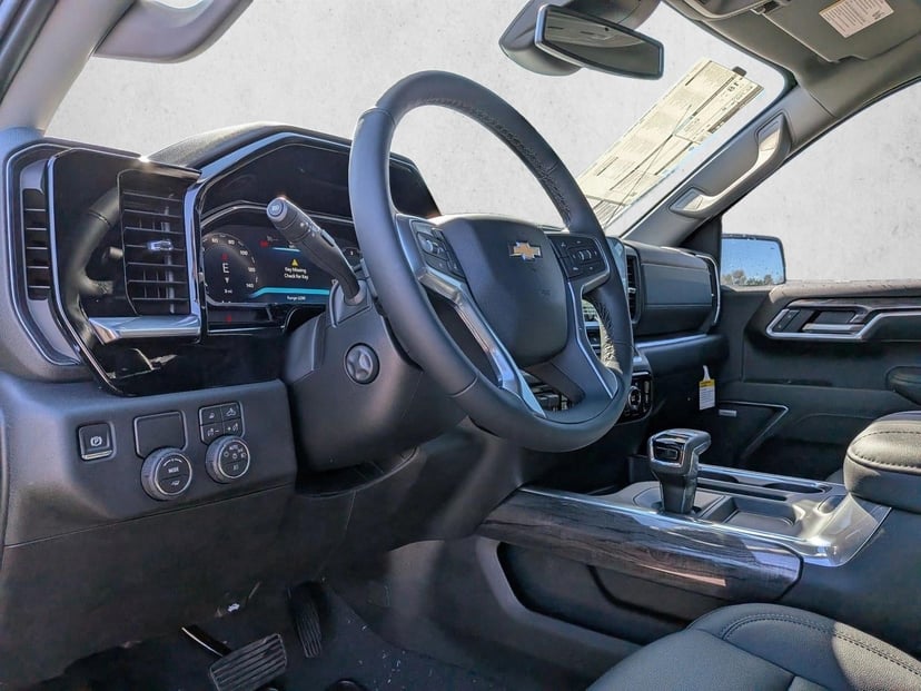 2026 Chevrolet Silverado 1500 - Image 5