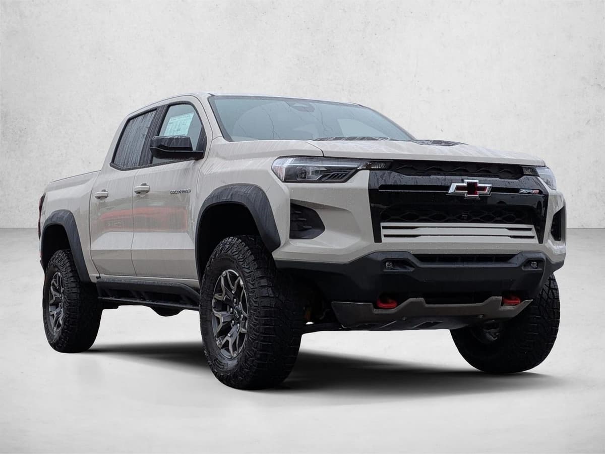 2026 Chevrolet Colorado - Image 3