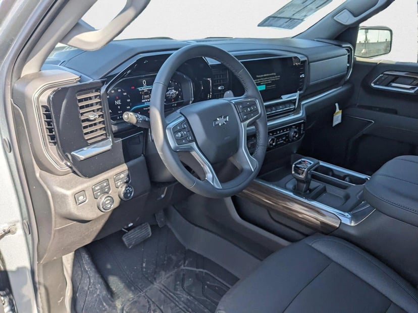 2025 Chevrolet Silverado 1500 - Image 6