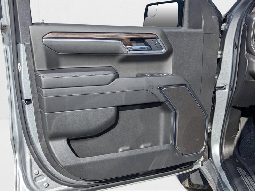 2025 Chevrolet Silverado 1500 - Image 7