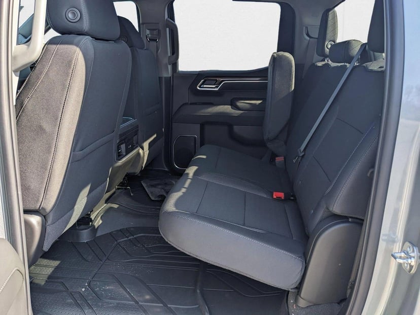 2025 Chevrolet Silverado 1500 - Image 9