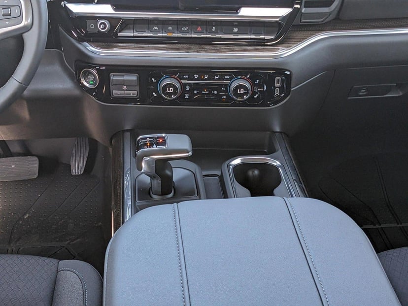 2025 Chevrolet Silverado 1500 - Image 14
