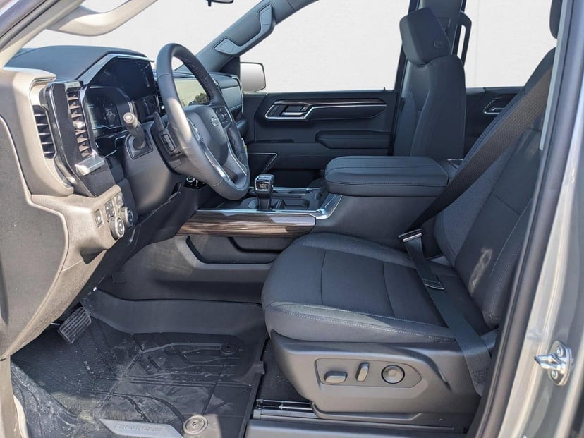 2025 Chevrolet Silverado 1500 - Image 5