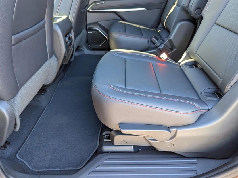 2026 Chevrolet Traverse - Image 16