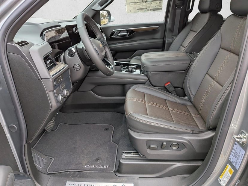 2026 Chevrolet Suburban - Image 12
