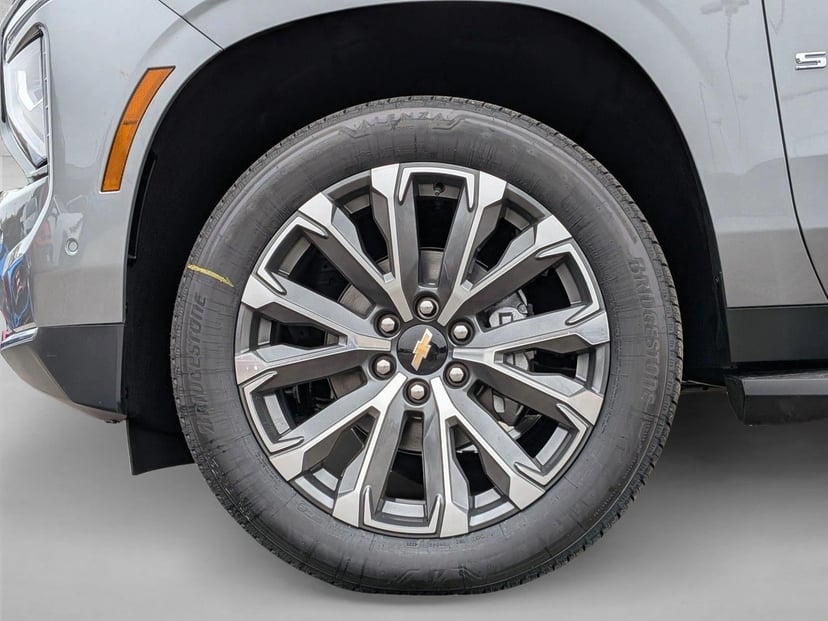 2026 Chevrolet Suburban - Image 15