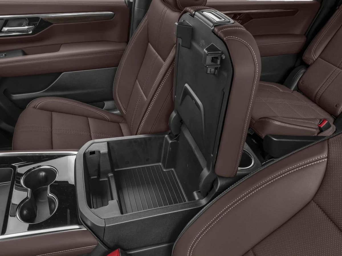 2026 Chevrolet Suburban - Image 10