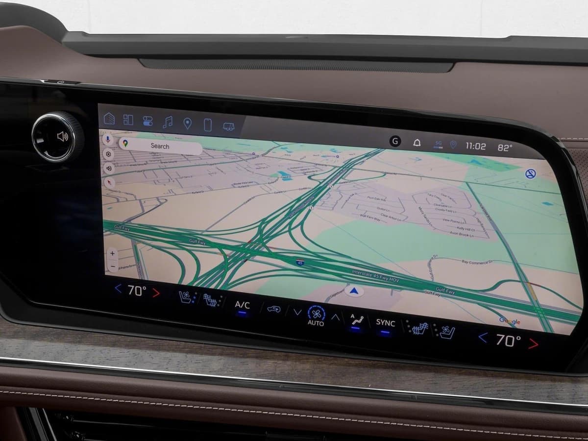 2026 Chevrolet Suburban - Image 12