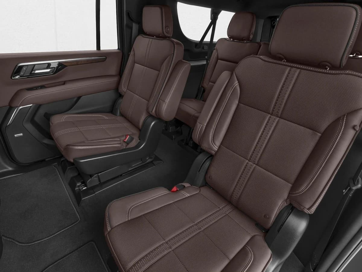 2026 Chevrolet Suburban - Image 9