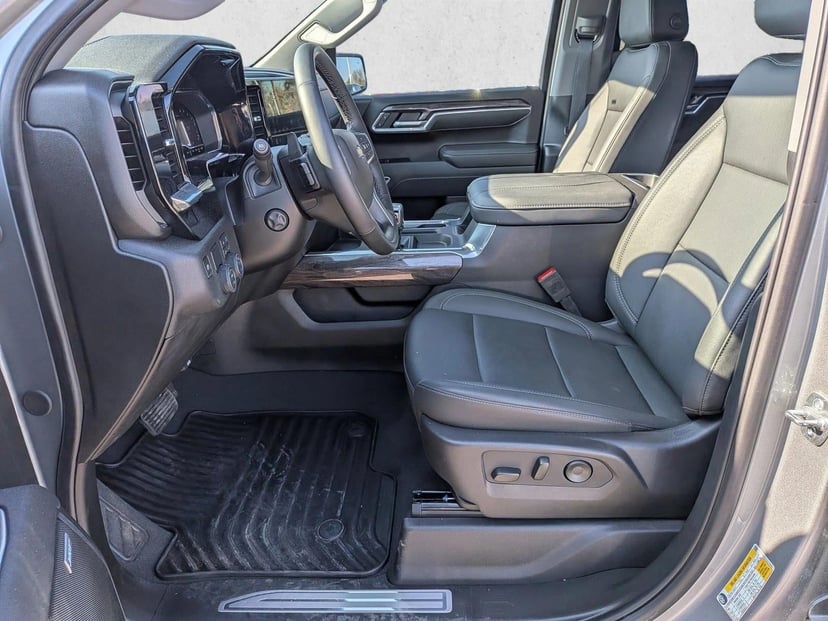 2025 Chevrolet Silverado 1500 - Image 10