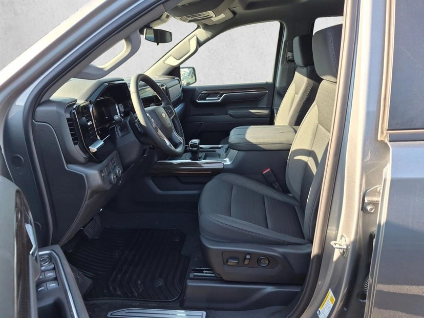 2026 Chevrolet Silverado 1500 - Image 10
