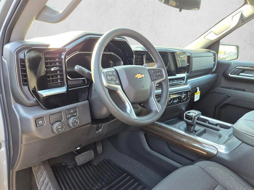 2026 Chevrolet Silverado 1500 - Image 4