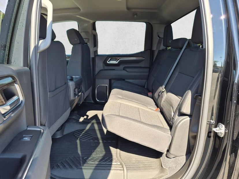 2026 Chevrolet Silverado 1500 - Image 12