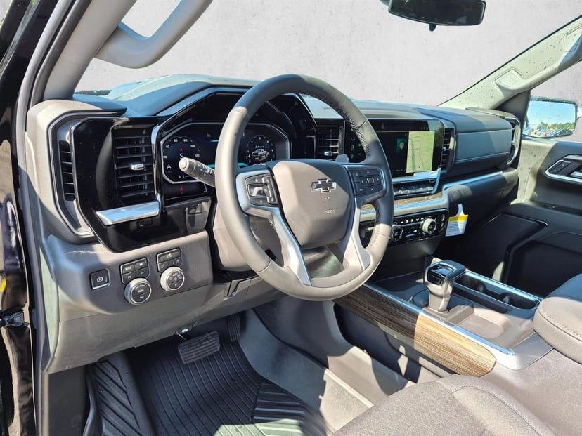 2026 Chevrolet Silverado 1500 - Image 5
