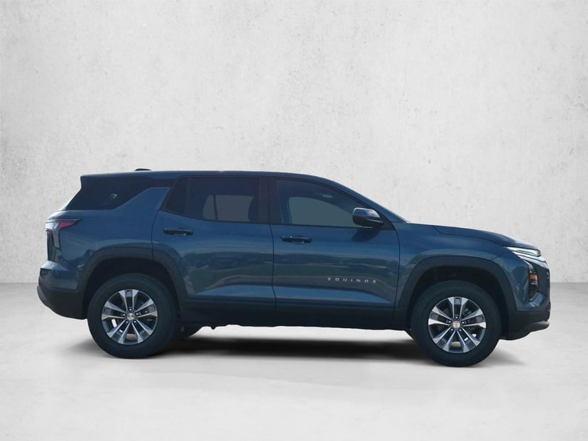 2026 Chevrolet Equinox - Image 2