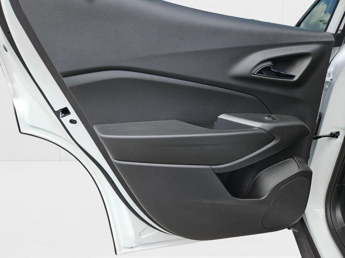 2025 Chevrolet Trax - Image 14