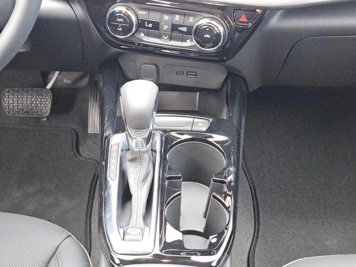 2025 Chevrolet Trax - Image 17