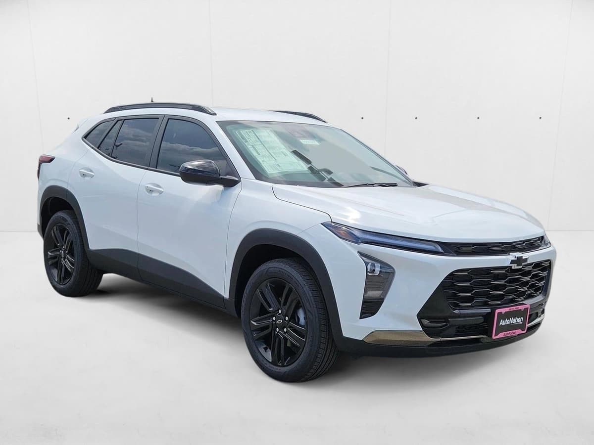 2025 Chevrolet Trax - Image 3