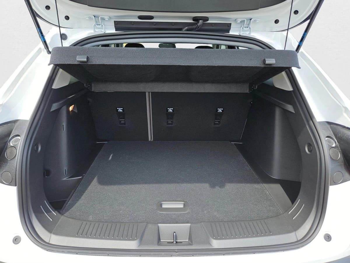 2025 Chevrolet Trax - Image 7