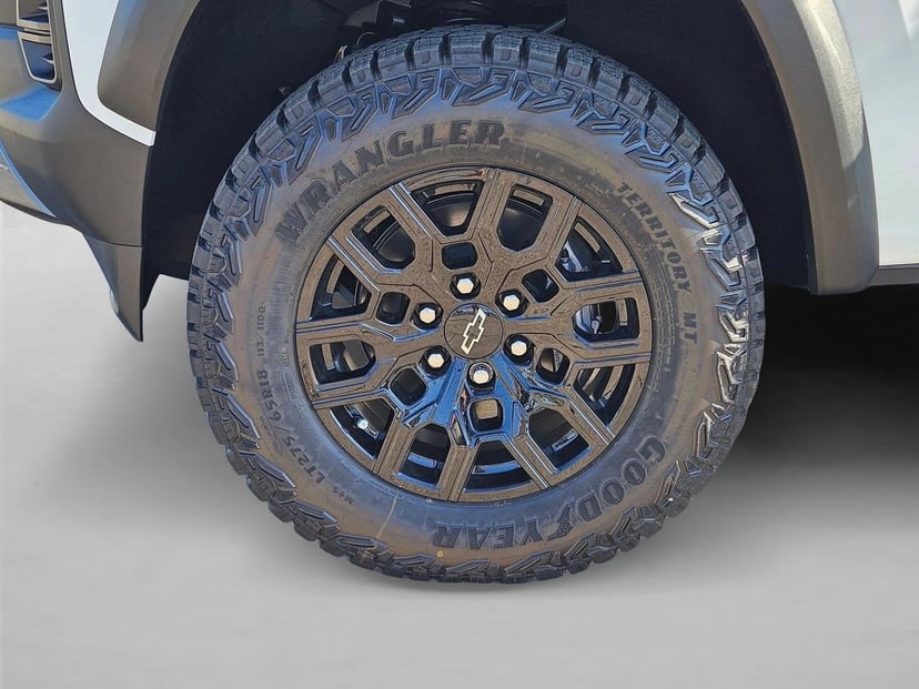 2026 Chevrolet Colorado - Image 10
