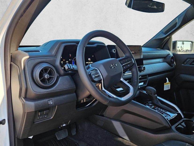 2026 Chevrolet Colorado - Image 3
