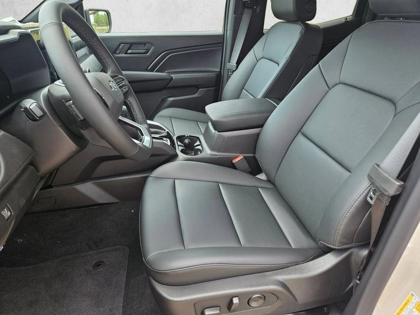 2026 Chevrolet Colorado - Image 4