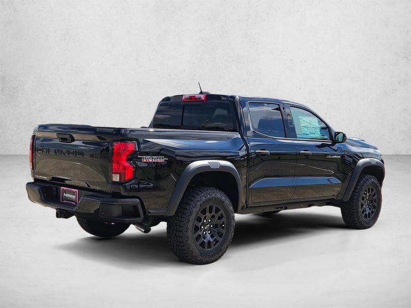 2026 Chevrolet Colorado - Image 2
